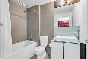 Prestige Suites - CN Tower