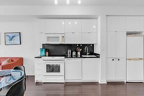 Prestige Suites - CN Tower