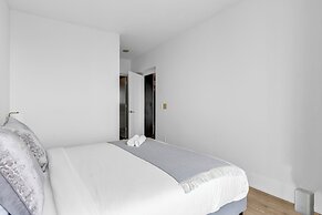 Prestige Suites - CN Tower