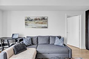 Prestige Suites - CN Tower