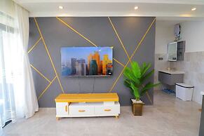 Lux Suites City Oasis Apartments