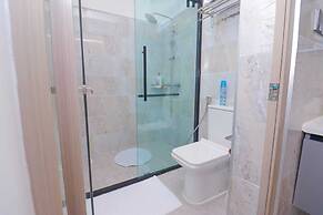 Lux Suites City Oasis Apartments