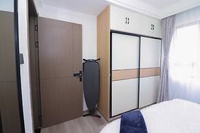 Lux Suites City Oasis Apartments