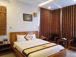 Tan Hoang Long Hotel DN - by BayLuxury