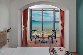 HAJANA Beachside Homestay