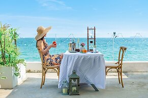 HAJANA Beachside Homestay
