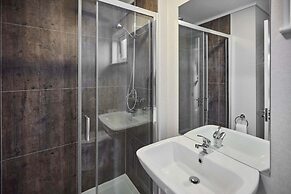 Host Stay Hazelwood Deluxe Lodge