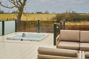 Host Stay Alder Spa Lodge