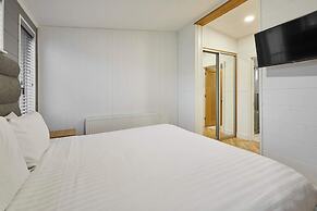 Host Stay Alder Spa Lodge