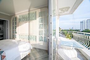 Luxe Paradise Suites Xuan Dieu