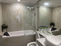 Luxe Paradise Suites Xuan Dieu