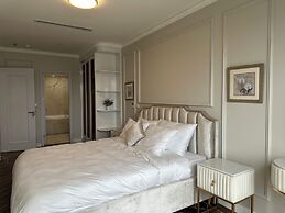 Luxe Paradise Suites Xuan Dieu