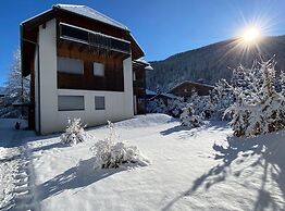 Rossiniweg Warm and Lovely Apartment With Terrace