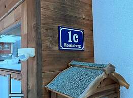 Rossiniweg Warm and Lovely Apartment With Terrace