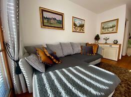 Rossiniweg Warm and Lovely Apartment With Terrace