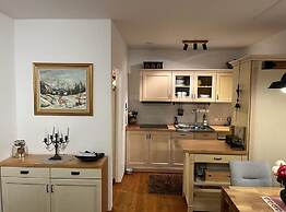 Rossiniweg Warm and Lovely Apartment With Terrace