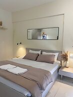 Hamlet by Daily Stays