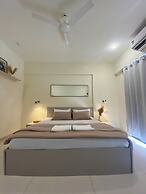 Hamlet by Daily Stays