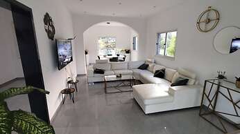 Villa Nayeli Luxury and Simplicity