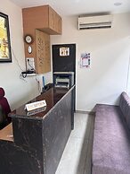 Madstays - Hari Pathak Chowk near Mahakal Mandir