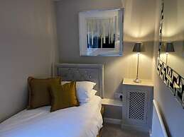 2 Bed 'cosy Cottage' Central Bawtry High End Decor