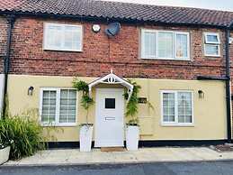 2 Bed 'cosy Cottage' Central Bawtry High End Decor