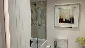 2 Bed 'cosy Cottage' Central Bawtry High End Decor