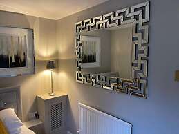 2 Bed 'cosy Cottage' Central Bawtry High End Decor