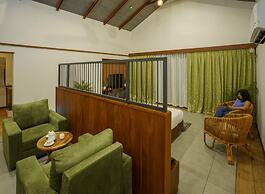 Crystal Kuruva Nature Resort & Spa