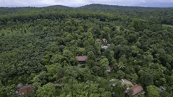 Crystal Kuruva Nature Resort & Spa