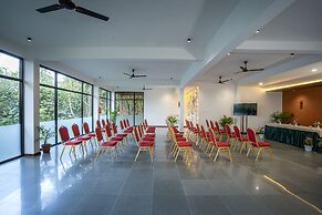 Crystal Kuruva Nature Resort & Spa