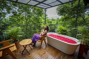 Crystal Kuruva Nature Resort & Spa