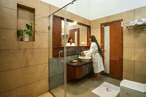 Crystal Kuruva Nature Resort & Spa