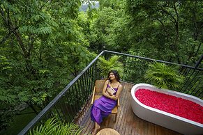 Crystal Kuruva Nature Resort & Spa