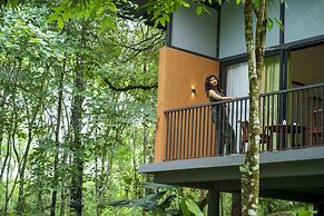 Crystal Kuruva Nature Resort & Spa