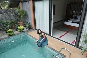 Crystal Kuruva Nature Resort & Spa