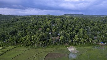 Crystal Kuruva Nature Resort & Spa