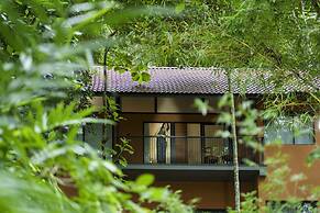 Crystal Kuruva Nature Resort & Spa