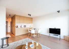 Apartment on Zeedijk With Stunning Sea Views