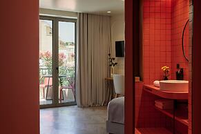 Dwell - Elegant City Stay