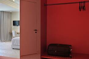 Dwell - Elegant City Stay