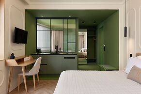 Dwell - Elegant City Stay