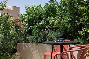 Dwell - Elegant City Stay