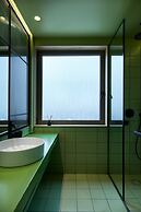 Dwell - Elegant City Stay