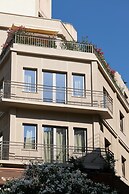 Dwell - Elegant City Stay