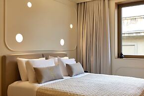 Dwell - Elegant City Stay