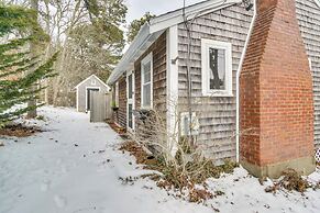 Walk to Beach: South Chatham Home
