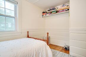 Walk to Beach: South Chatham Home