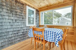 Walk to Beach: South Chatham Home