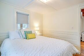 Walk to Beach: South Chatham Home